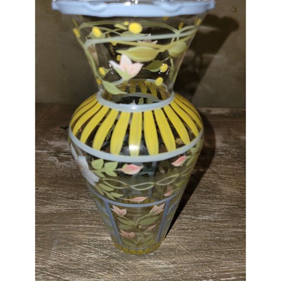 Hand painted Floral Lattice Yellow Vase Scalloped Top Edges - Picture 5 of 8